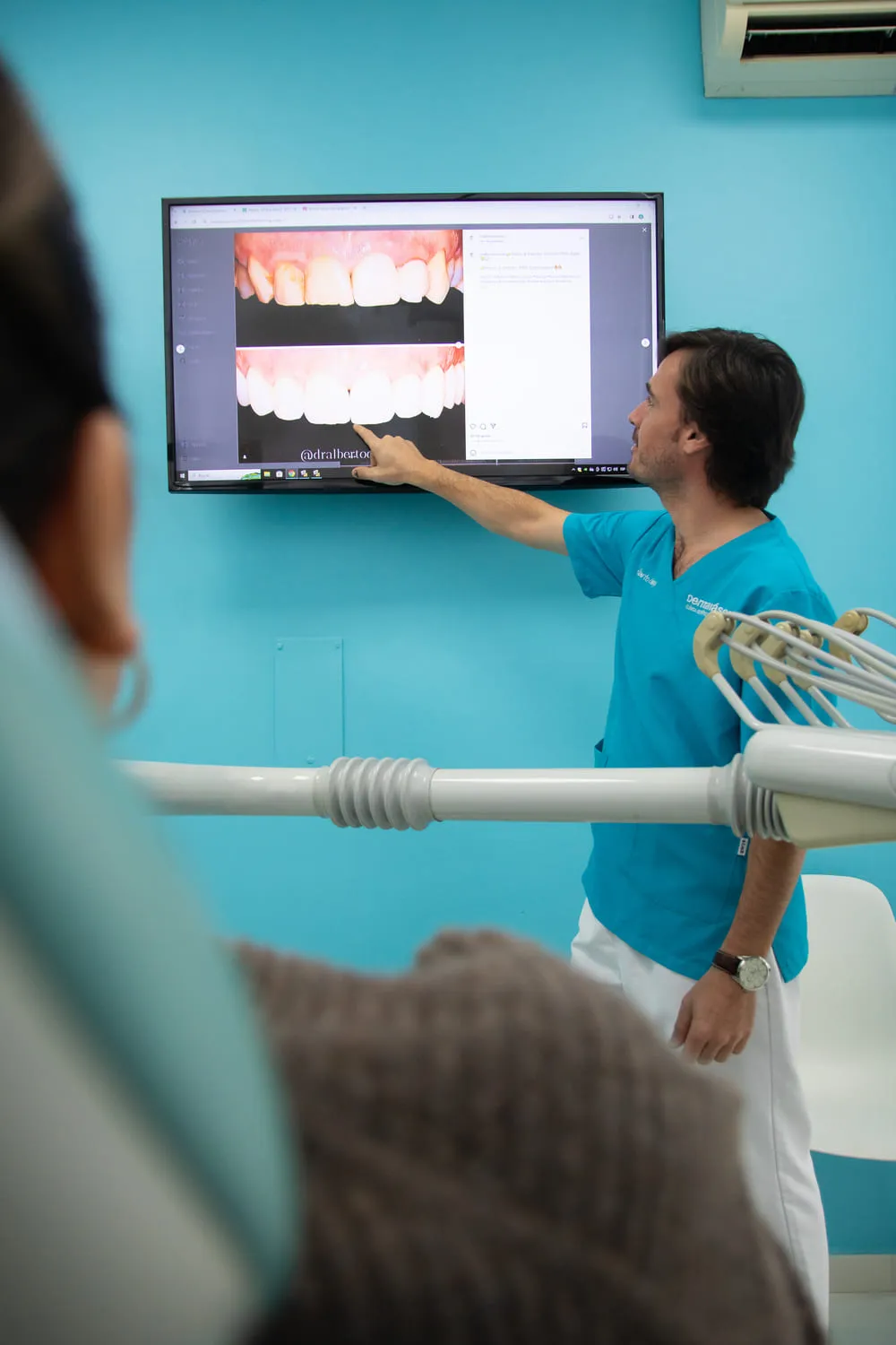 Dr. Alberto Cerezo — Director Clínico Dentaláser