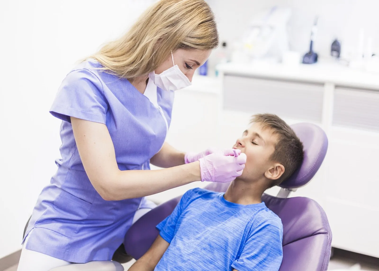 Revisión y limpieza dental infantil Dentaláser